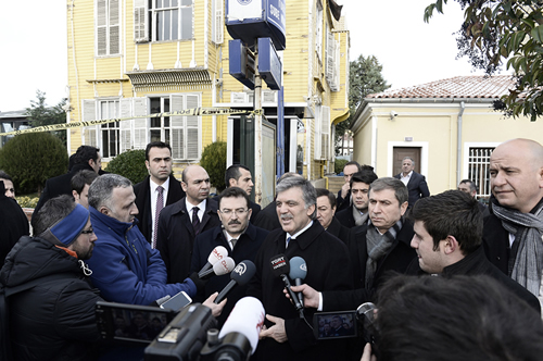 11. Cumhurbaşkanı Abdullah Gül'den Saldırıya Uğrayan Polis Merkezine Ziyaret